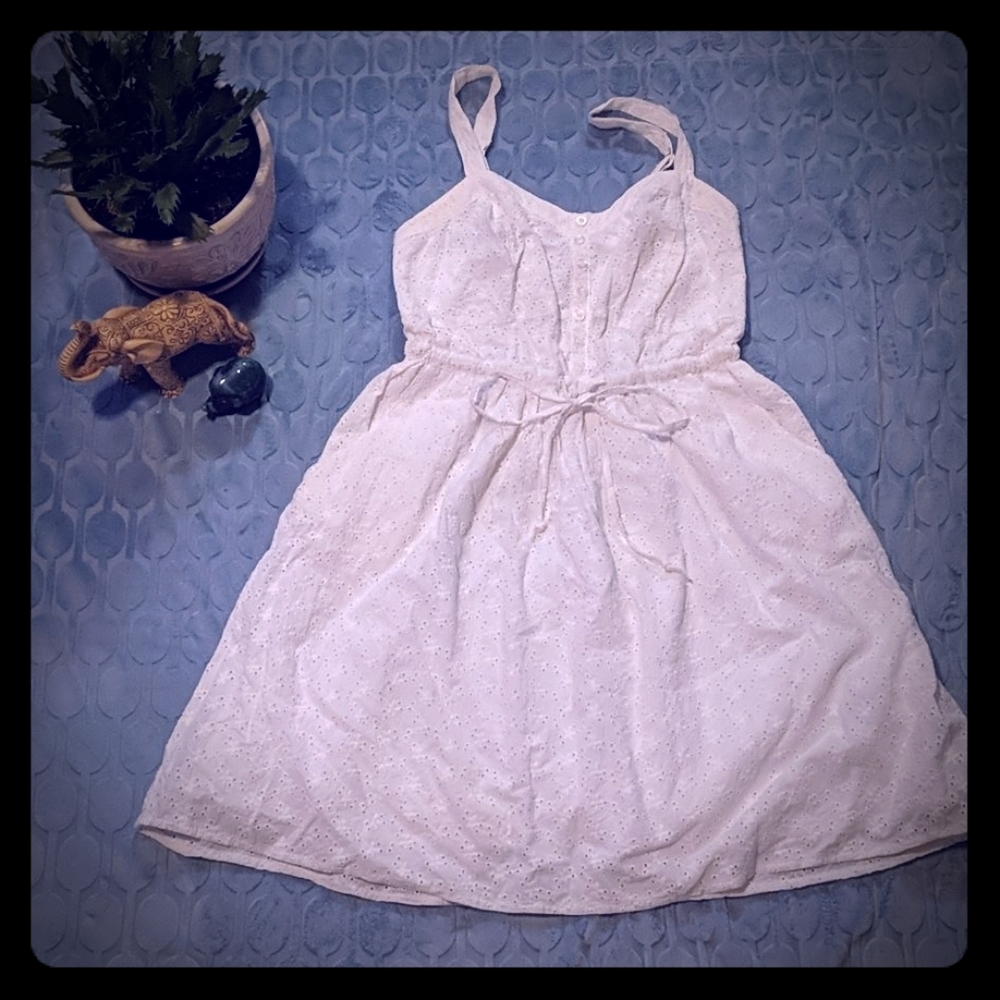 Torrid White Eyelet Dress WITH POCKETS!!!!!